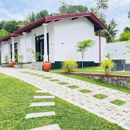 Thara Inn Villa Dickwella Exterior photo