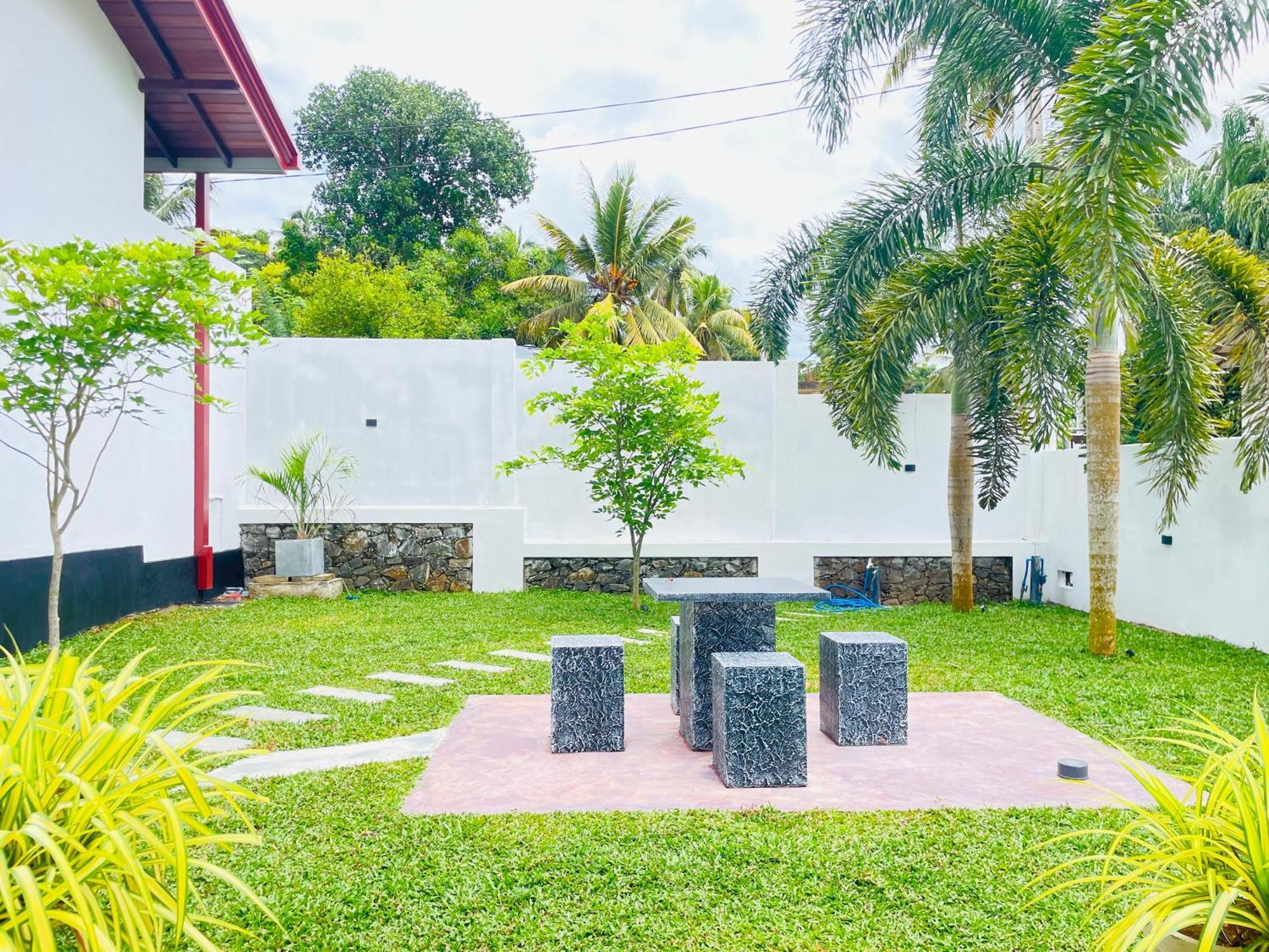 Thara Inn Villa Dickwella Exterior photo